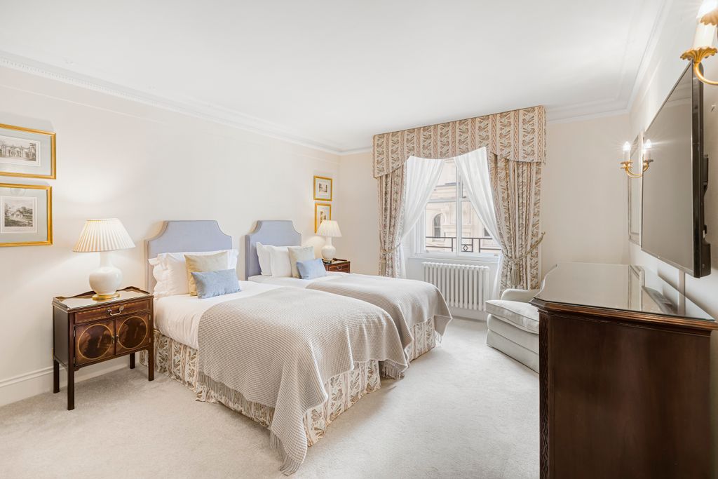 Additional image 15 of 3 bed flat to rentHyde Park Gate, London SW7