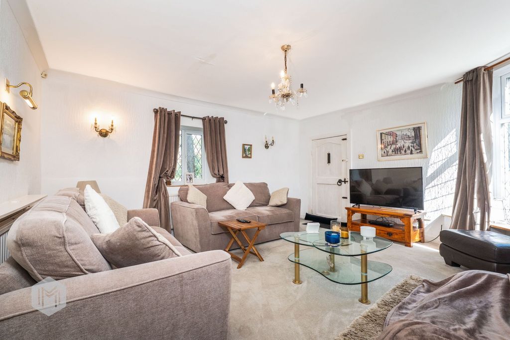 Property photo 2 of 31