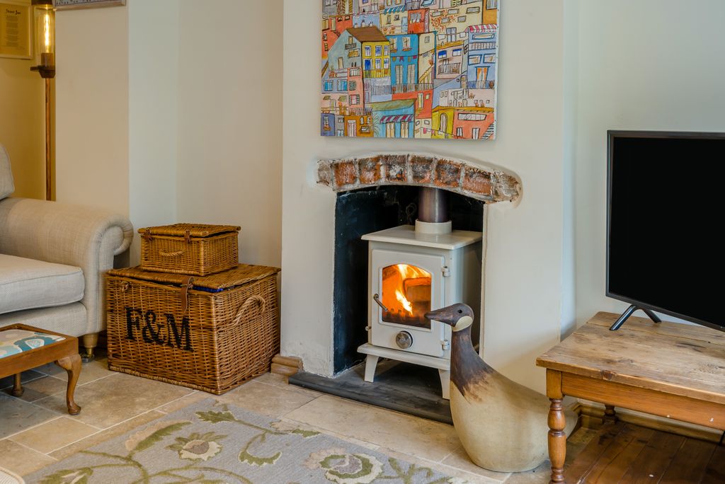 Property photo 3 of 27 8690708-Interior19
