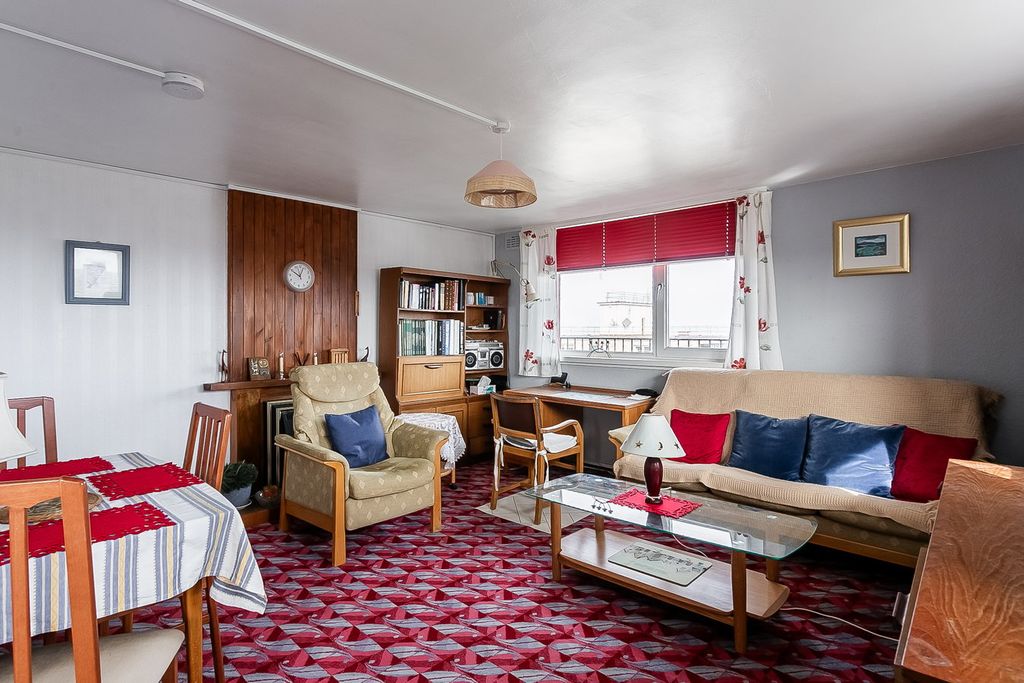 Property photo 3 of 20