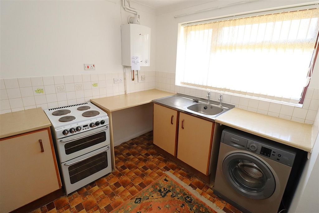 Property photo 3 of 15 Kitchen