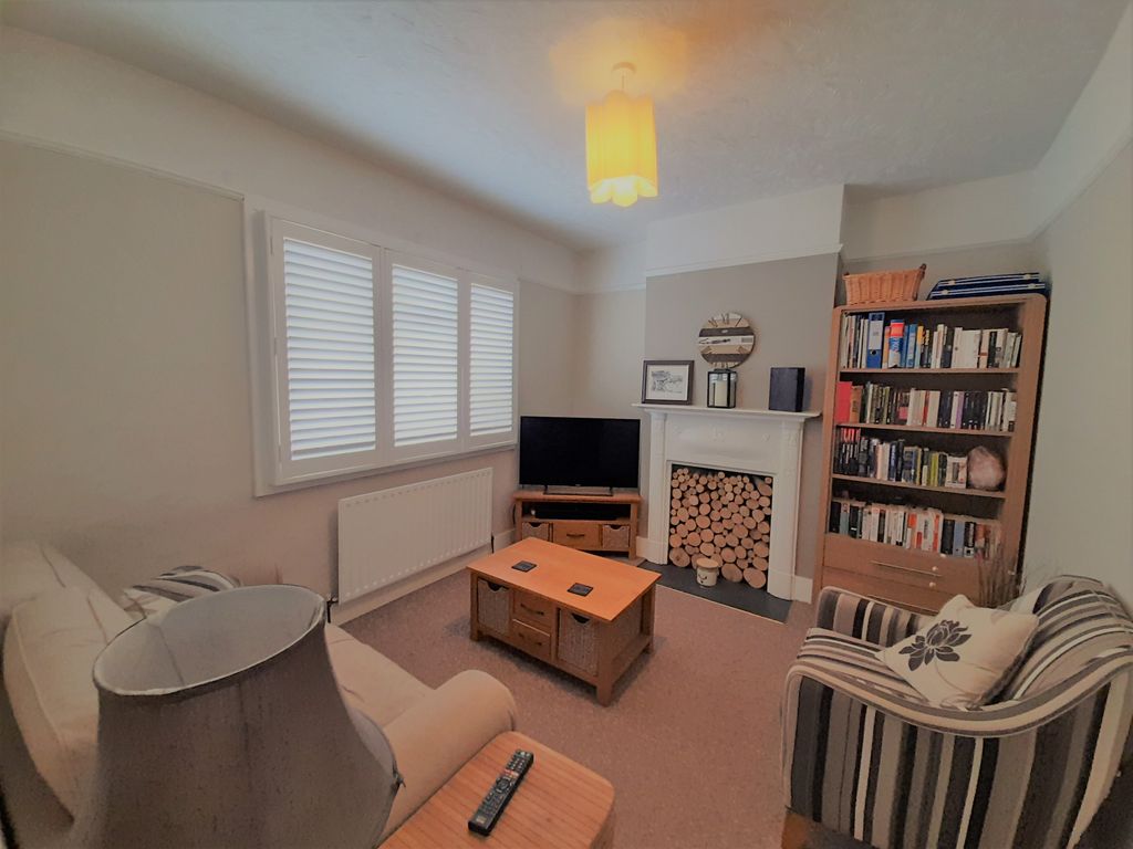 Property photo 2 of 10