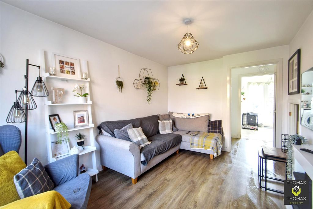 Property photo 2 of 12 Dsc_0310 (1).Jpg