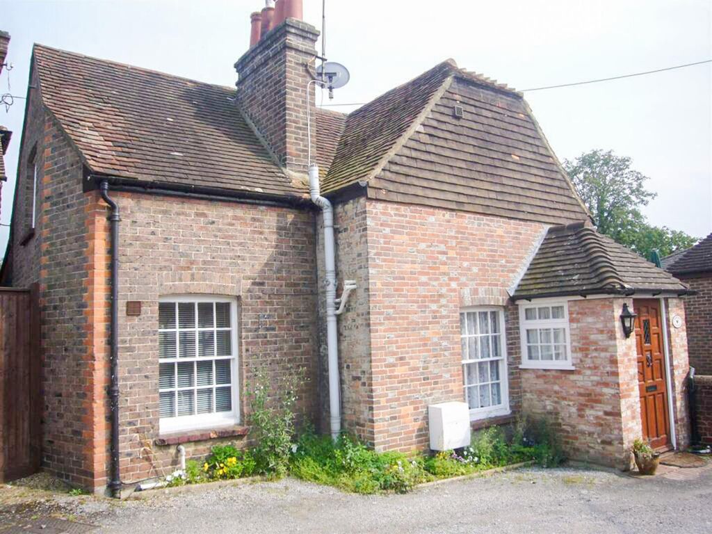 Property photo 1 of 5 Front (Exterior)