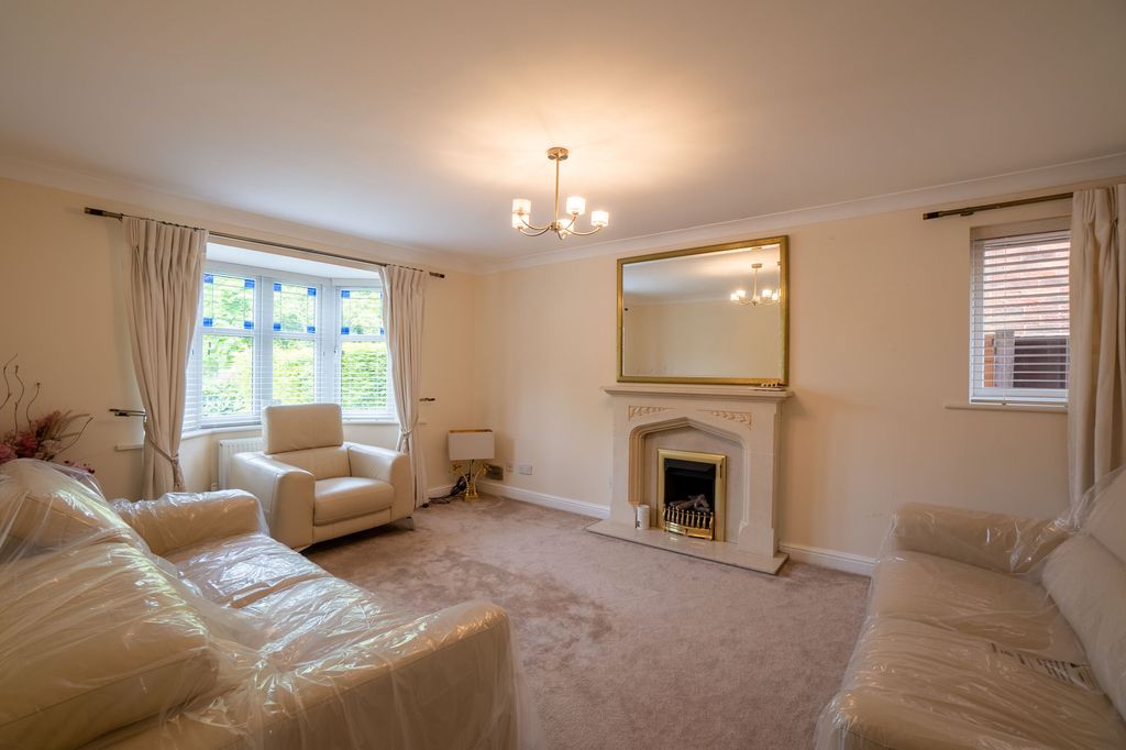 Property photo 2 of 18