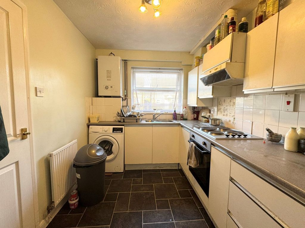 Property photo 2 of 4 Kitchen