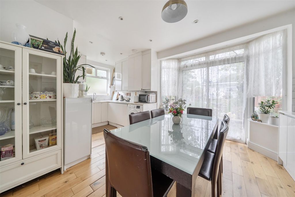 Property photo 2 of 13 Kitchen Diner 2.Jpg