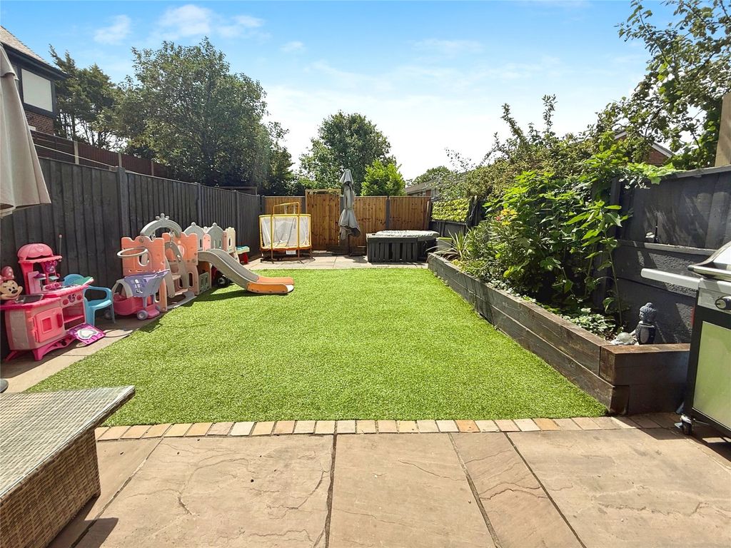 Property photo 2 of 19 Picture No. 18