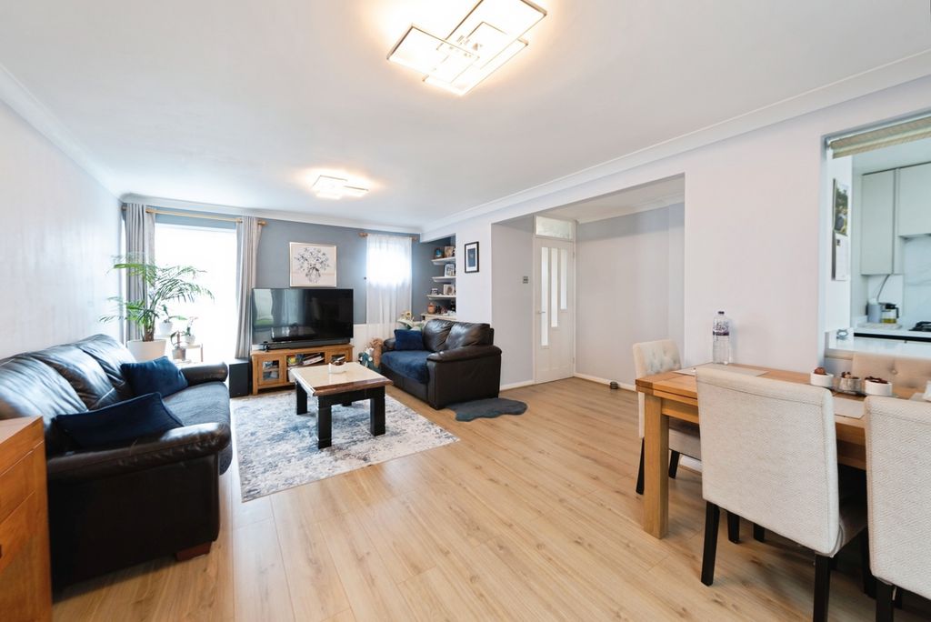 Property photo 2 of 20 Pbox-Img.Jpg