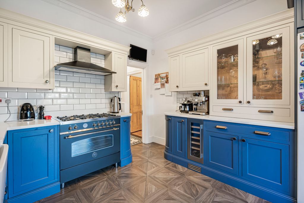 Additional image 9 of 5 bed semi-detached house for saleDryden Road, Enfield EN1