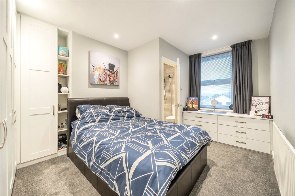 Property photo 3 of 17 Picture No. 19