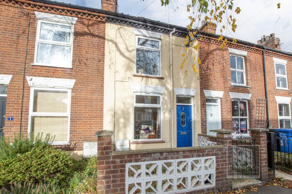 Property photo 1 of 12