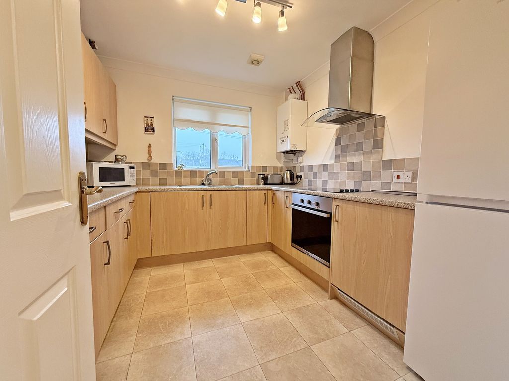 Property photo 2 of 18 Kitchen