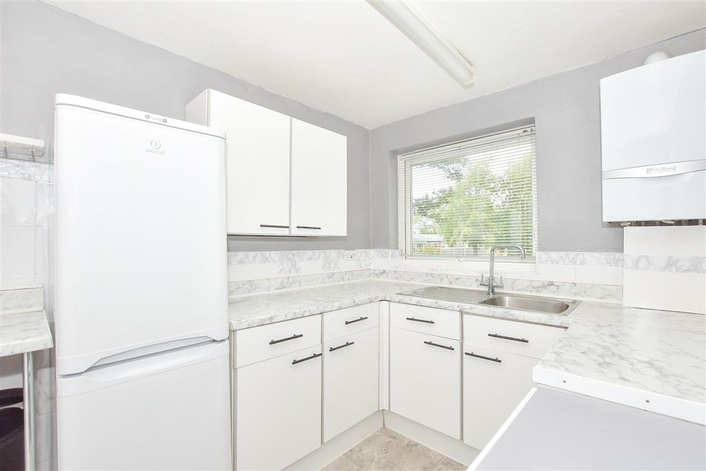 Property photo 3 of 7 Kitchen
