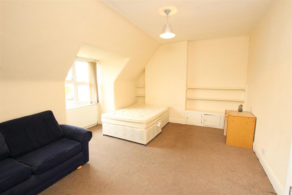Property photo 3 of 3