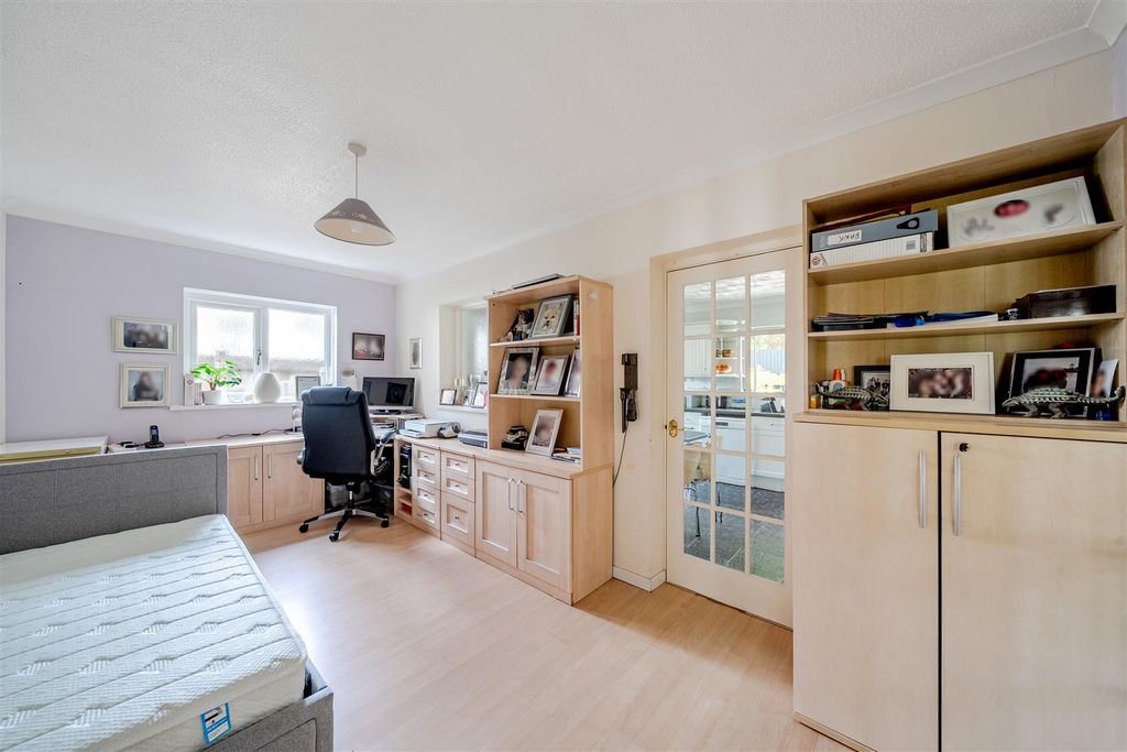 Property photo 3 of 25