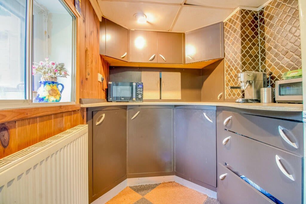 Property photo 2 of 31