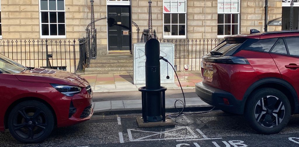 Property photo 3 of 8 Photo 4