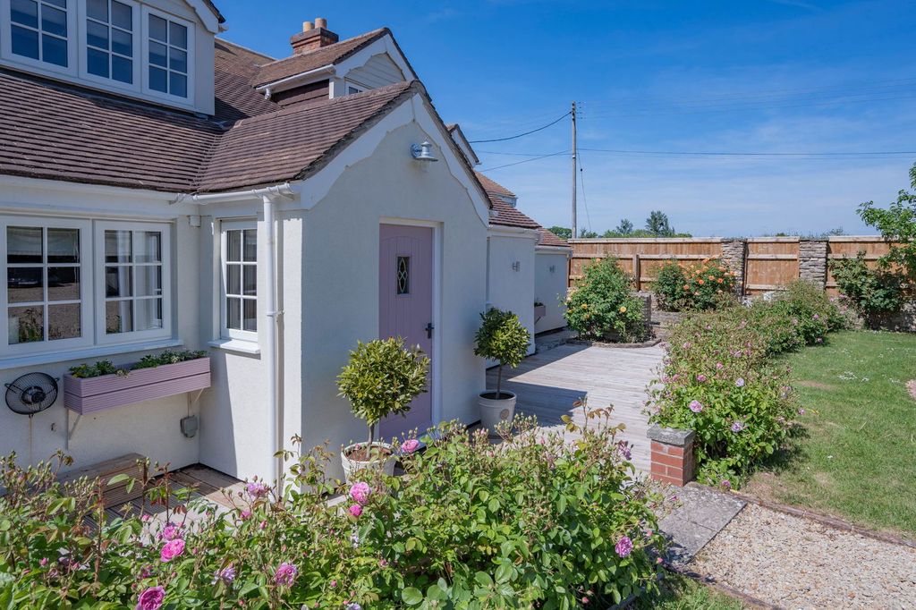 Property photo 3 of 37