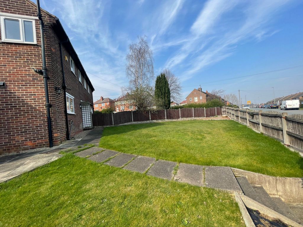 Property photo 1 of 6 Semi Detached For Rent