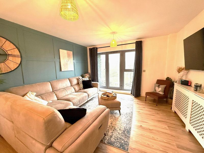 Property photo 3 of 17 Photo 6