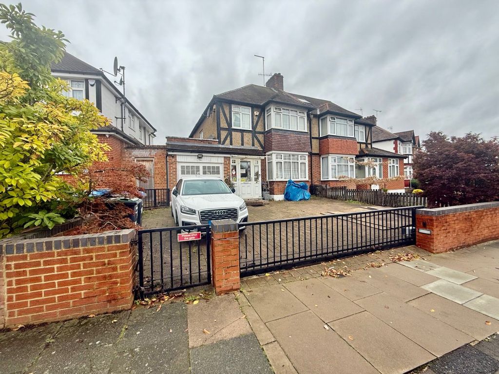 Property photo 3 of 23