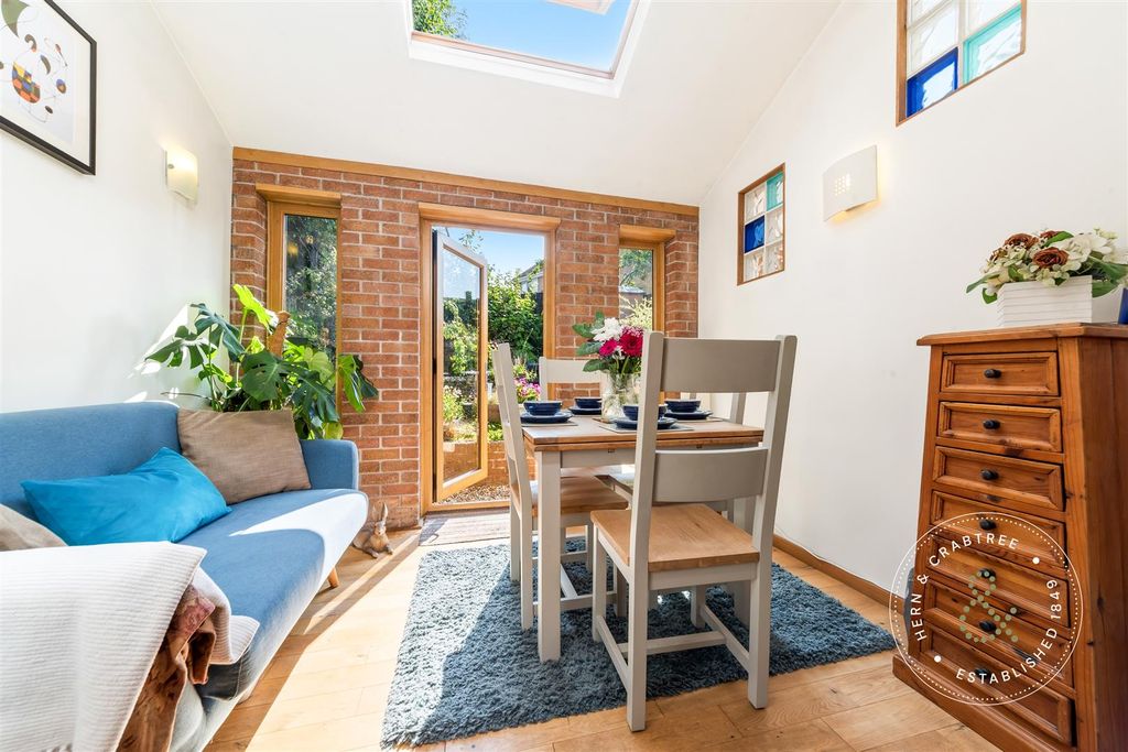 Property photo 3 of 37 Brooklands-Terrace-20.Jpg