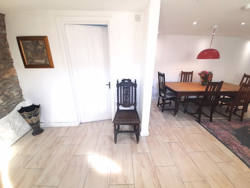 Property photo 2 of 24 Entrance Hall