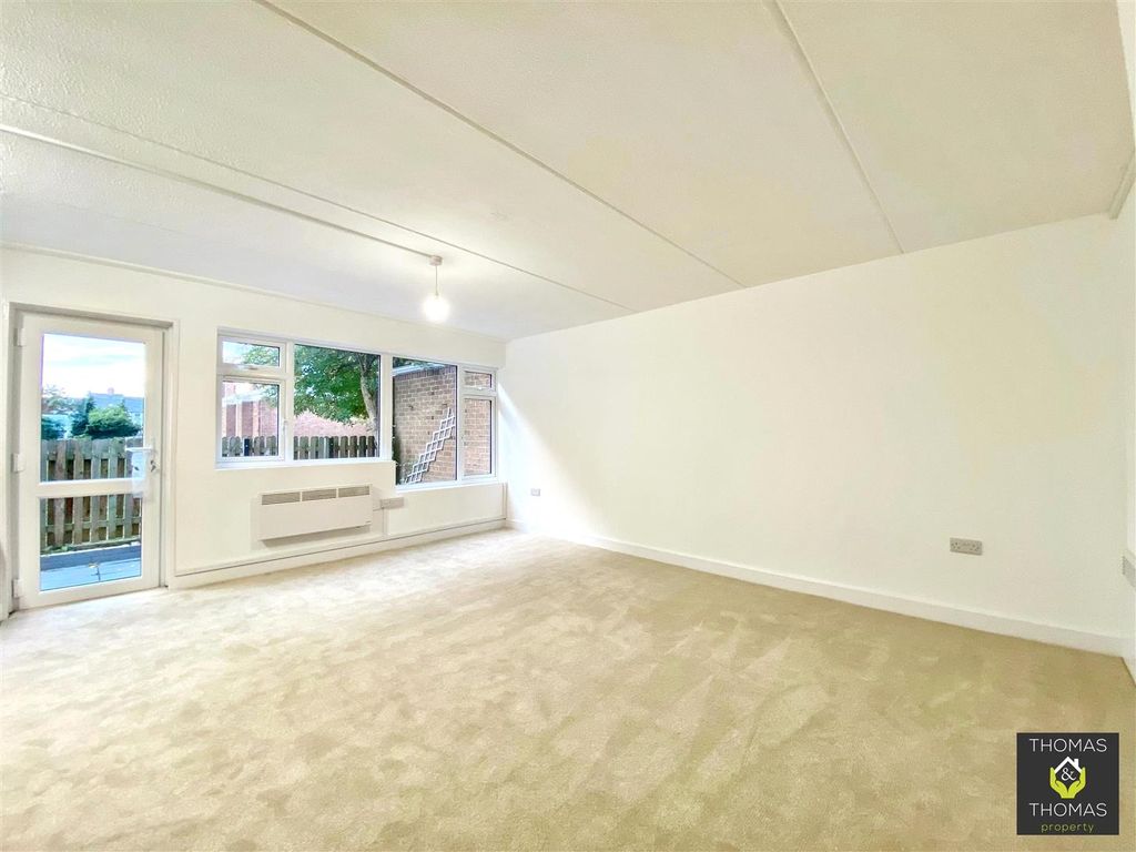 Property photo 3 of 14