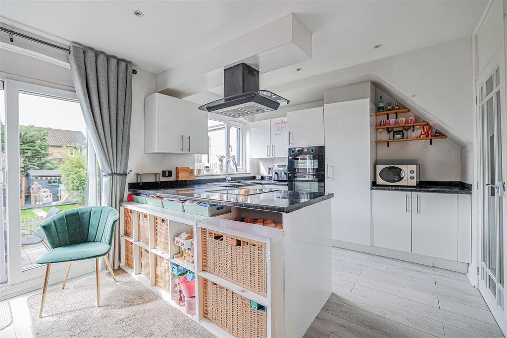 Property photo 3 of 34 980A9791-1.Png