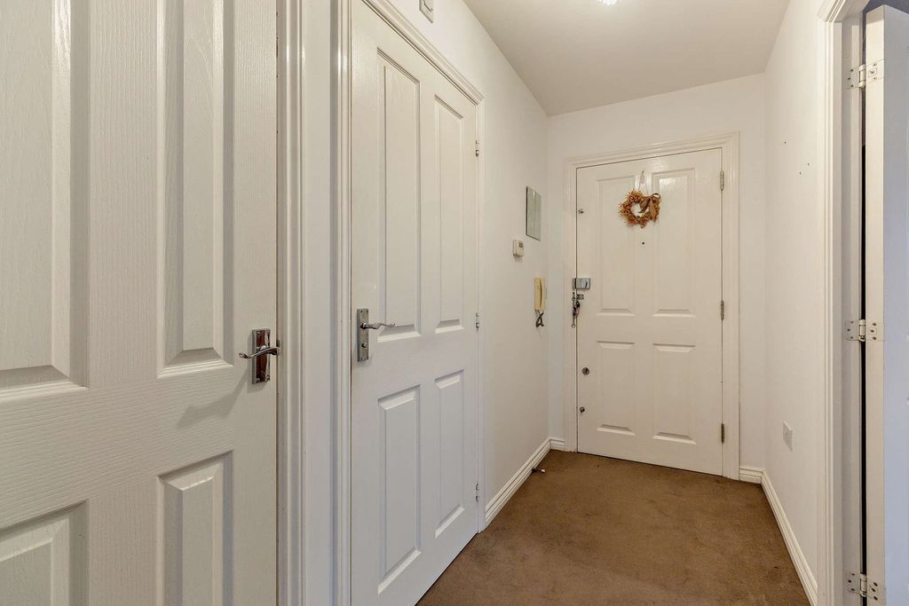 Property photo 2 of 22