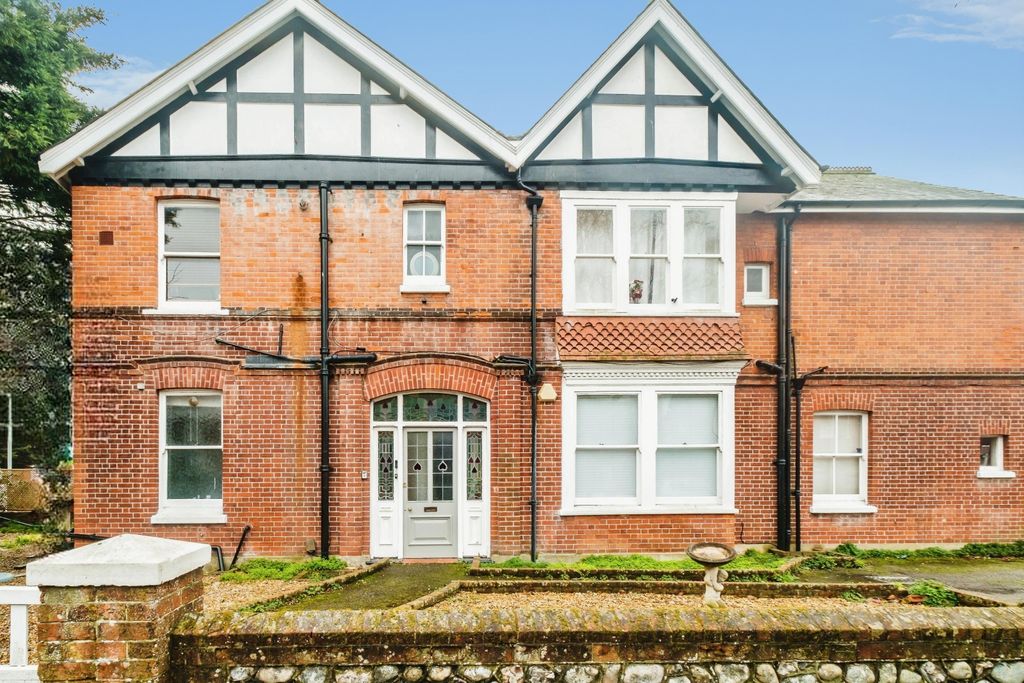 Property photo 1 of 10