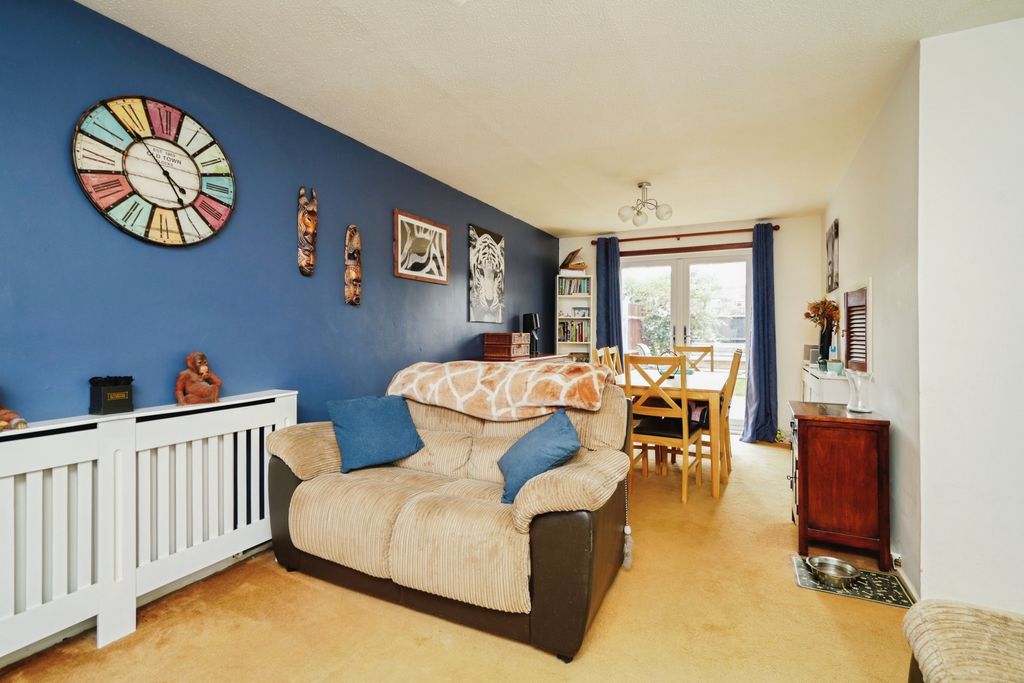 Property photo 3 of 12