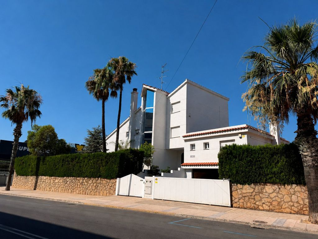 Property photo 1 of 25