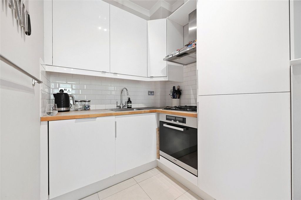 Property photo 3 of 8 Picture No. 19