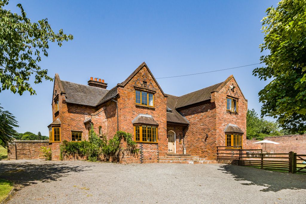 Property photo 2 of 46 Main Farmhouse