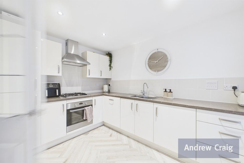 Property photo 2 of 16 Kitchen