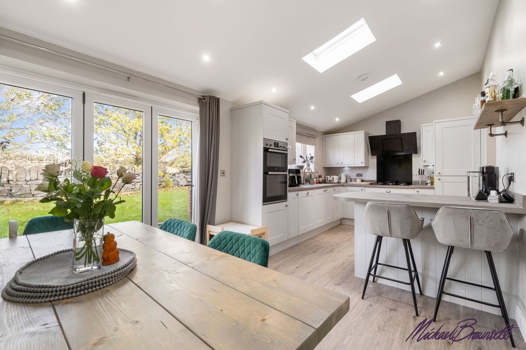 Property photo 3 of 30