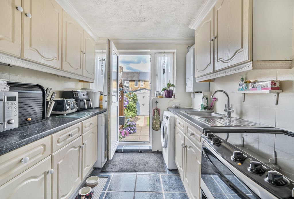 Property photo 3 of 10 1319511-8-686E8E5...