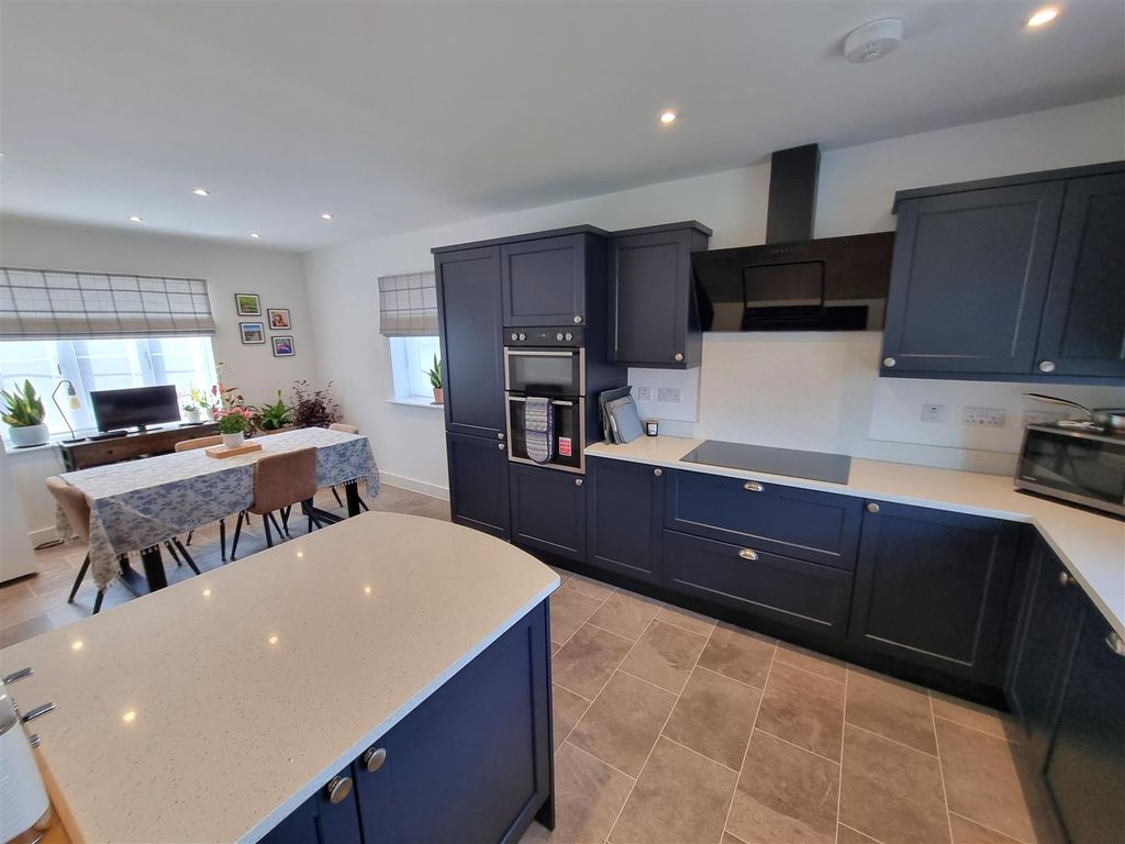 Property photo 3 of 25 Kitchen & Dining.Jpg