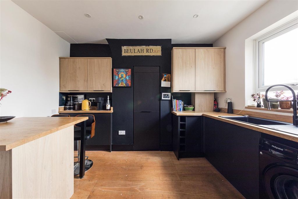 Property photo 2 of 19 Img_1566.Jpg