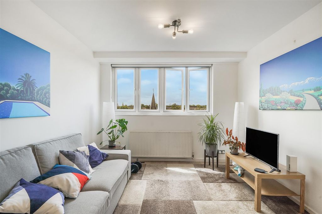 Property photo 3 of 17 125 Upper Richmond Road