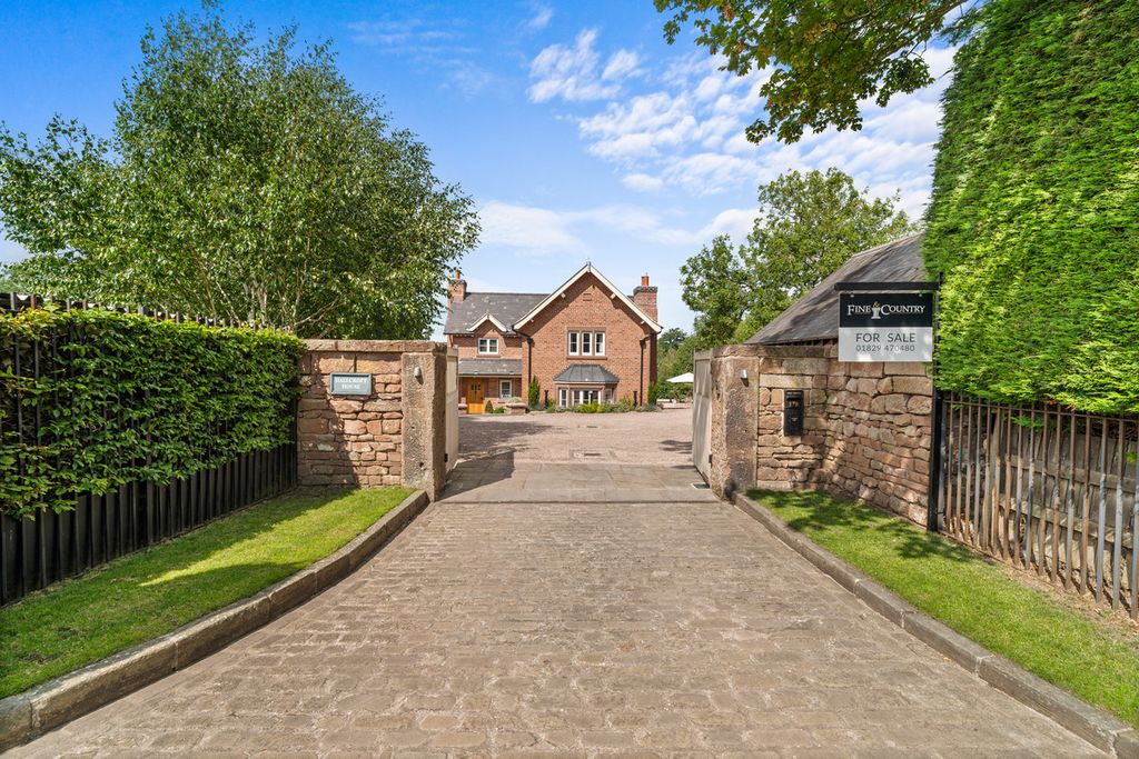 Property photo 2 of 50