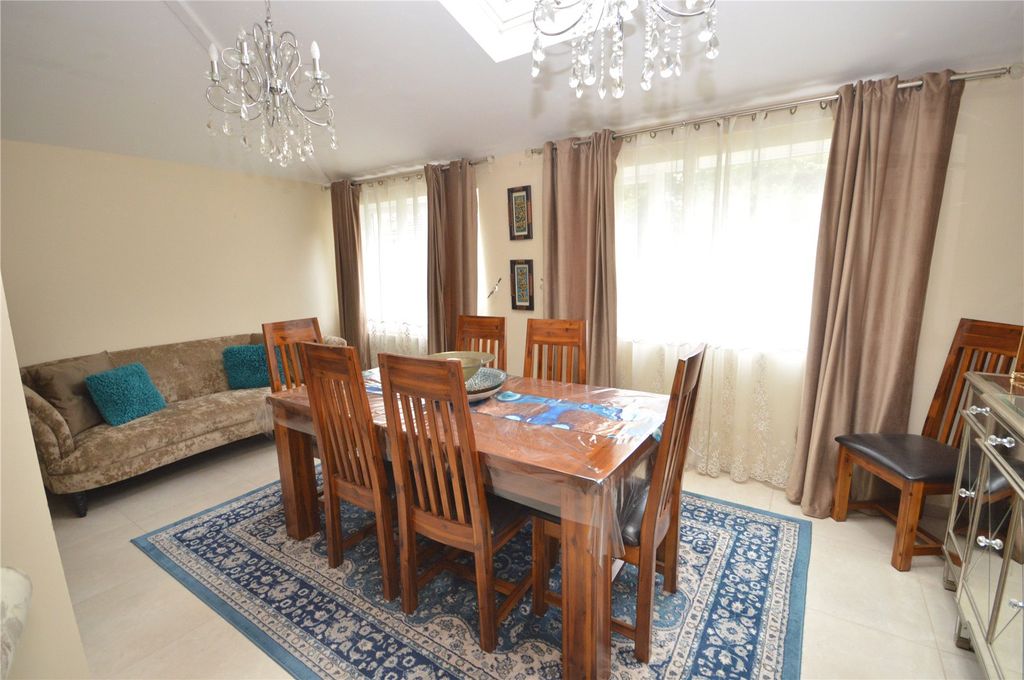Property photo 3 of 14 Picture No. 02