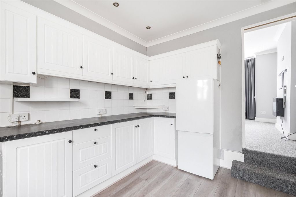 Property photo 3 of 16 Kitchen