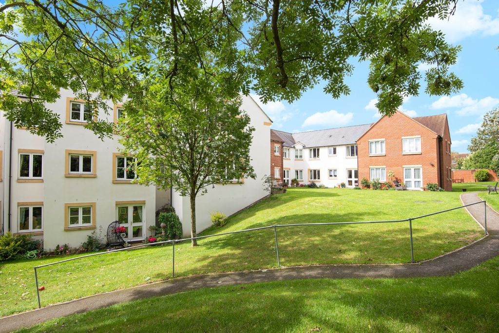 Property photo 1 of 15 Dove Court