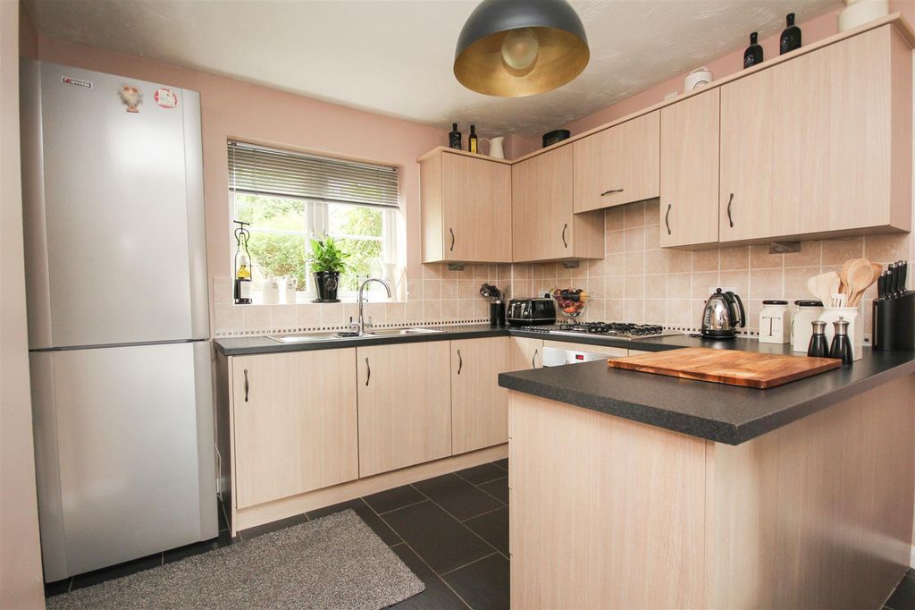 Property photo 3 of 18 K1.Jpg