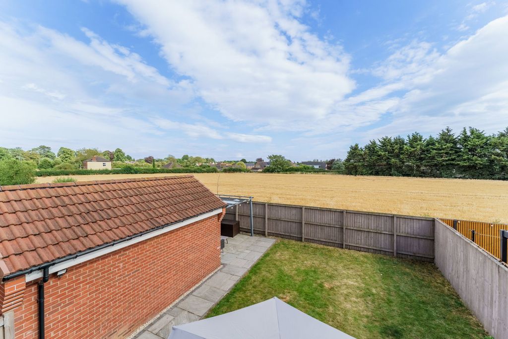 Property photo 2 of 29