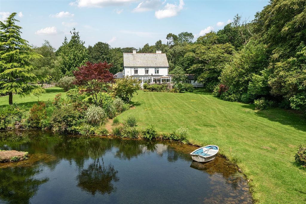 Property photo 1 of 42 Crkrear And Lake..Jpg