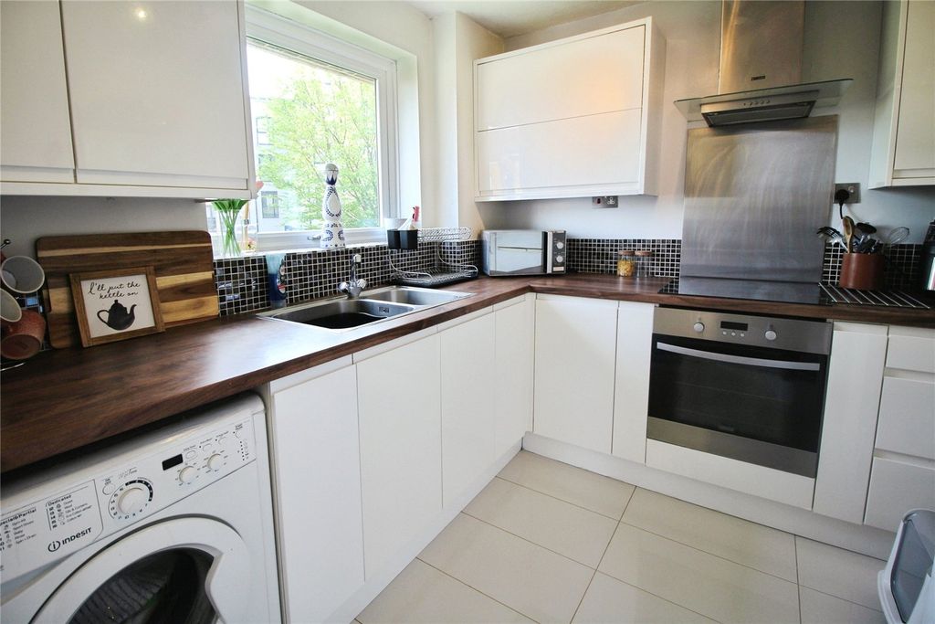 Property photo 3 of 6 Picture No. 04